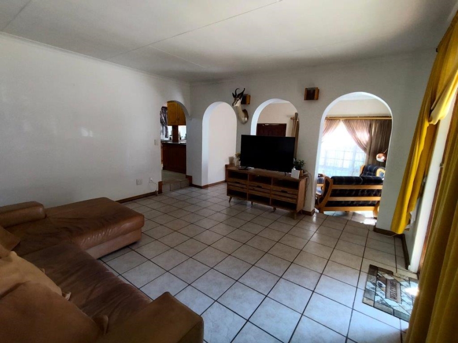 4 Bedroom Property for Sale in Oos Einde North West